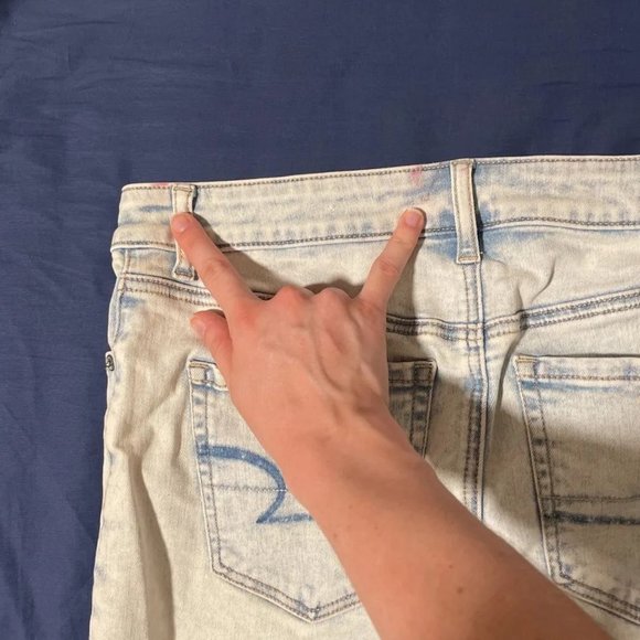 American Eagle Shorts - Acid Wash Super Hi-Rise Shortie - Picture 7 of 7